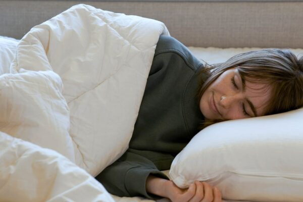 Washable Wool Comforter_Model_45th St Bedding